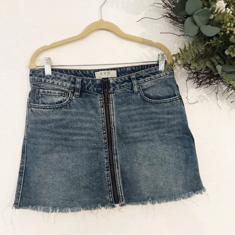 WE THE FREE Zip It Up Denim Frayed Hem Mini Skirt 29
